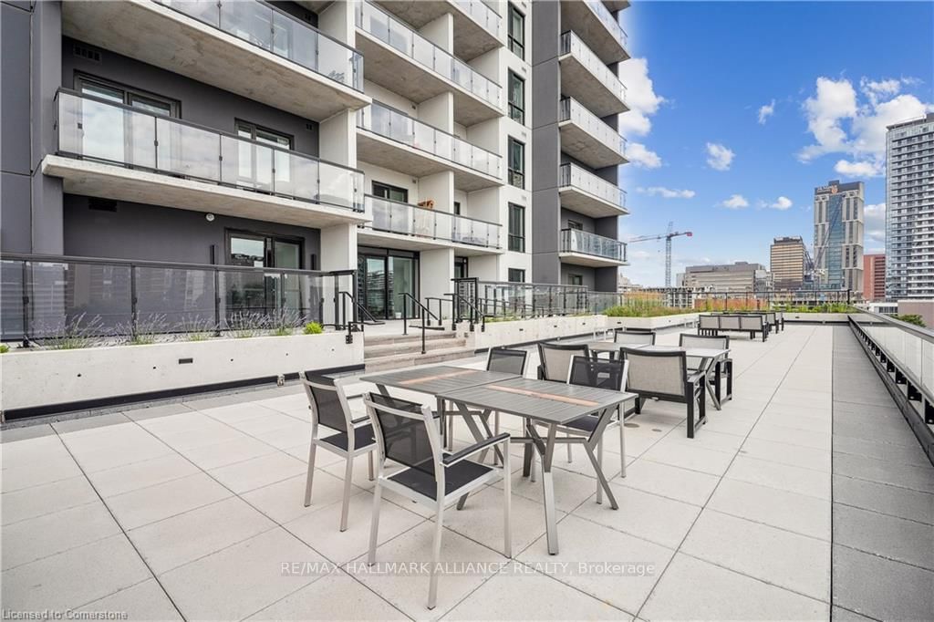 15 Queen St S, unit 513 for sale