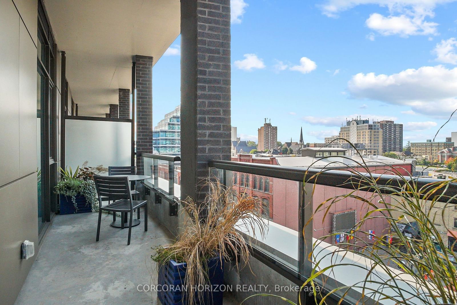 55 Duke St W, unit 423 for sale