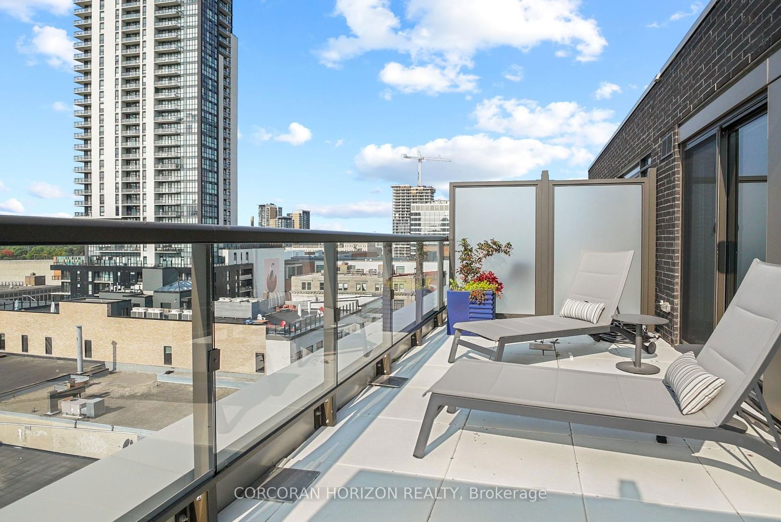 55 Duke St W, unit 423 for sale