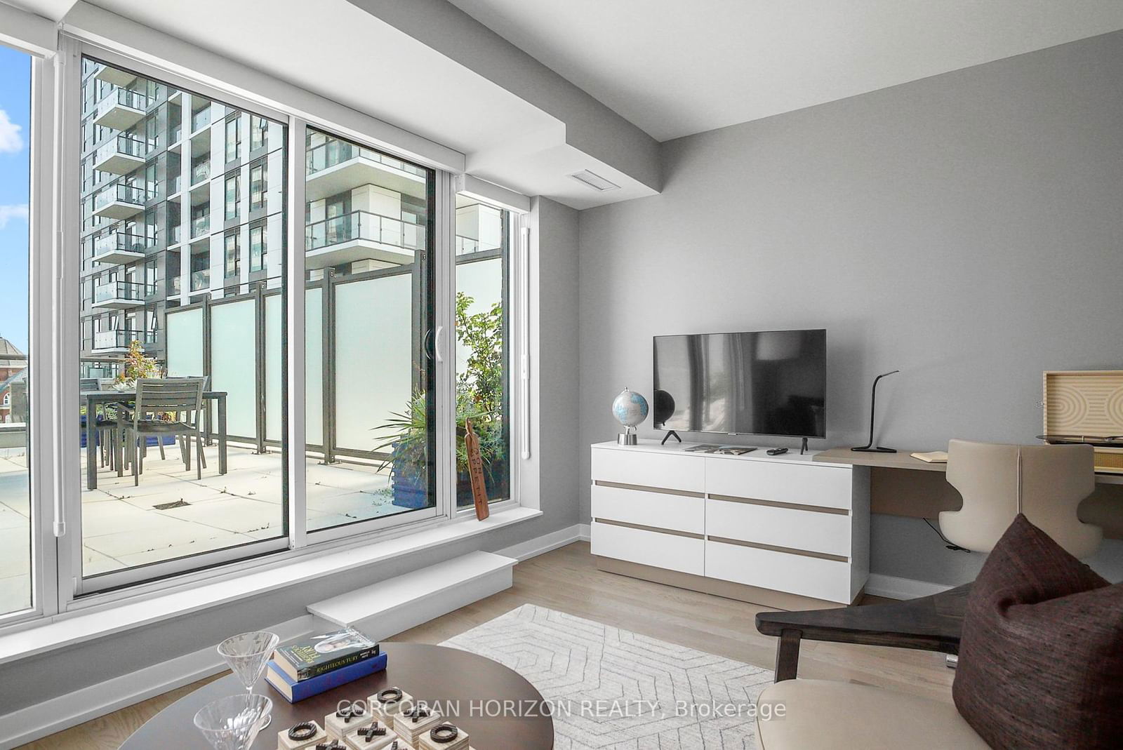 55 Duke St W, unit 423 for sale