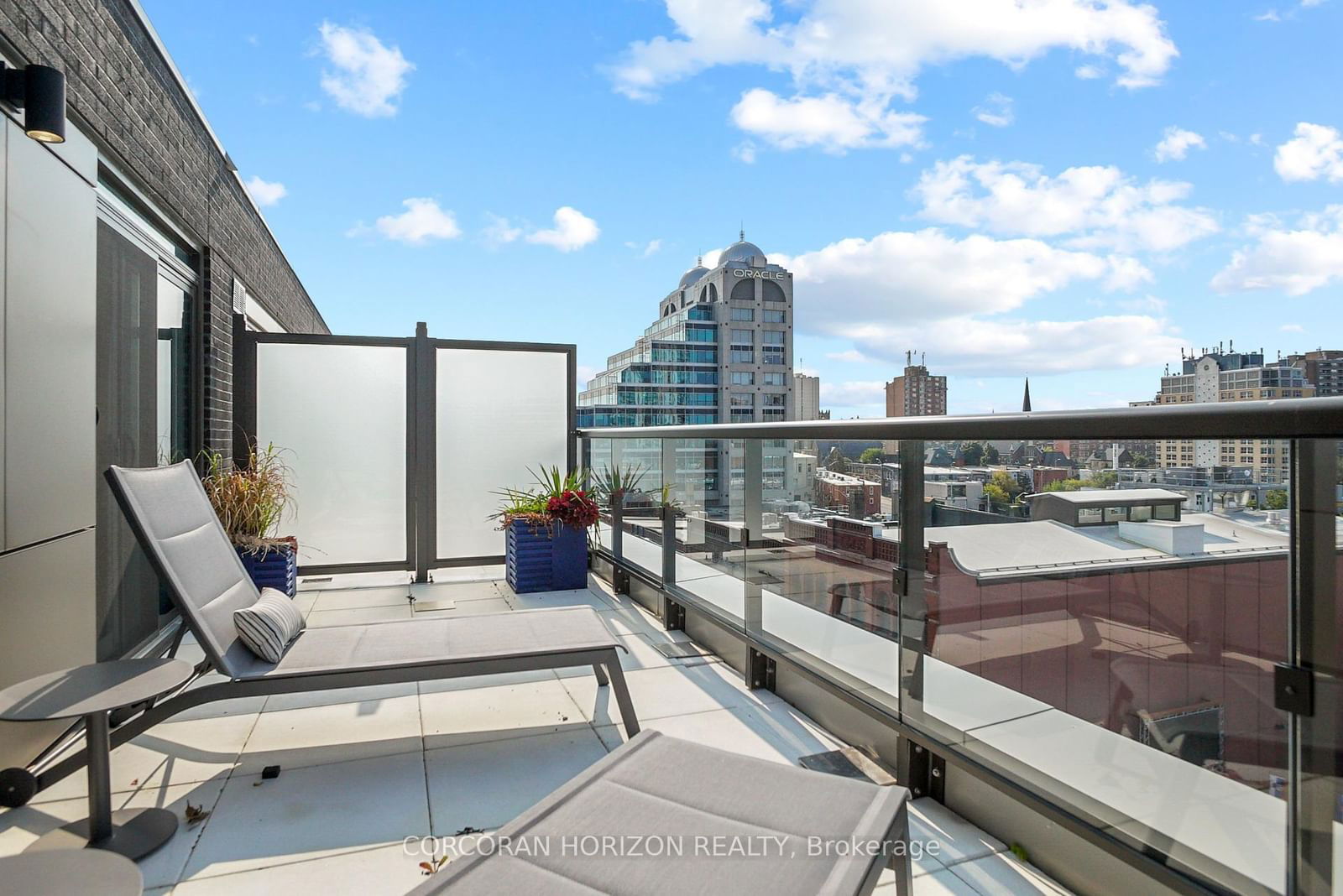 55 Duke St W, unit 423 for sale