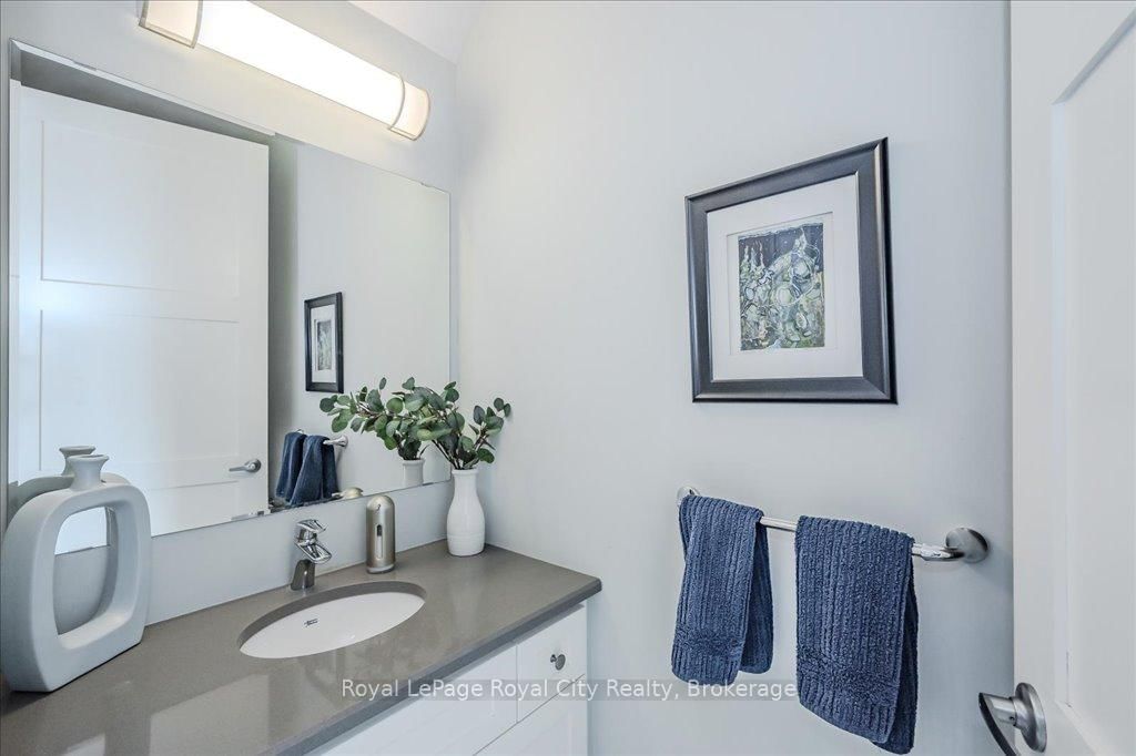 53 Arthur St S, unit RL3 for sale