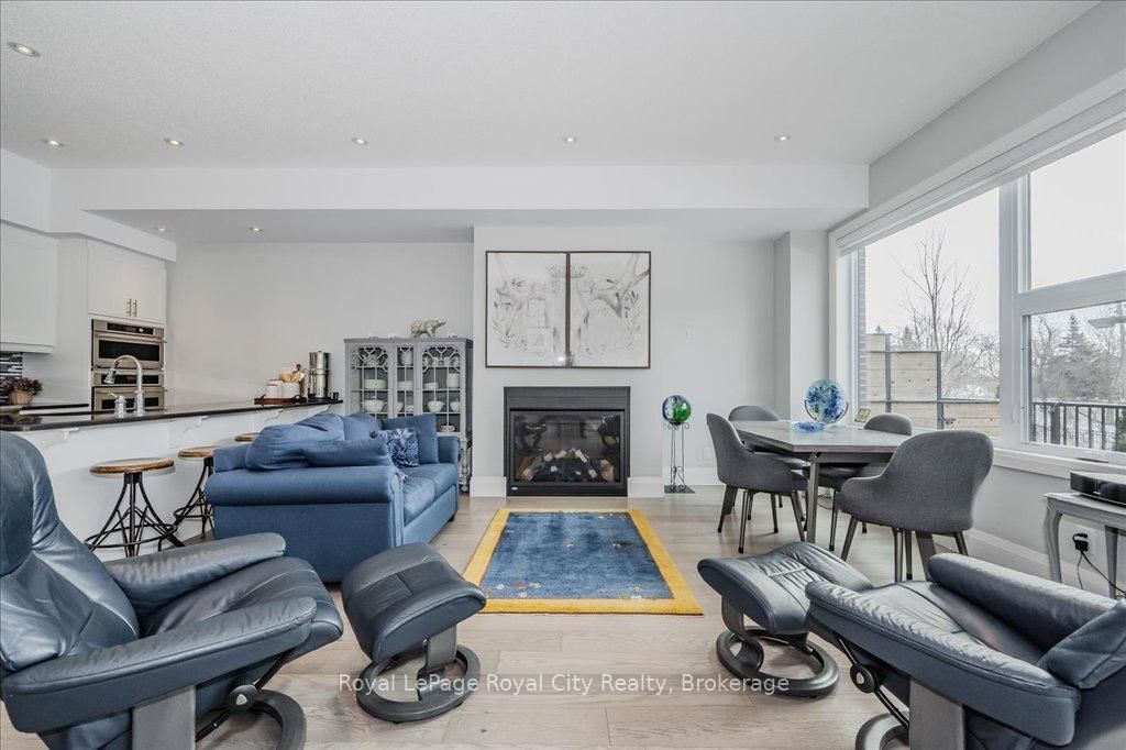 53 Arthur St S, unit RL3 for sale