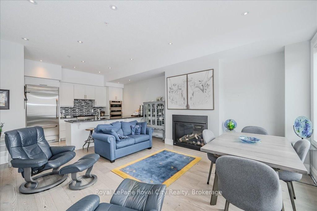 53 Arthur St S, unit RL3 for sale