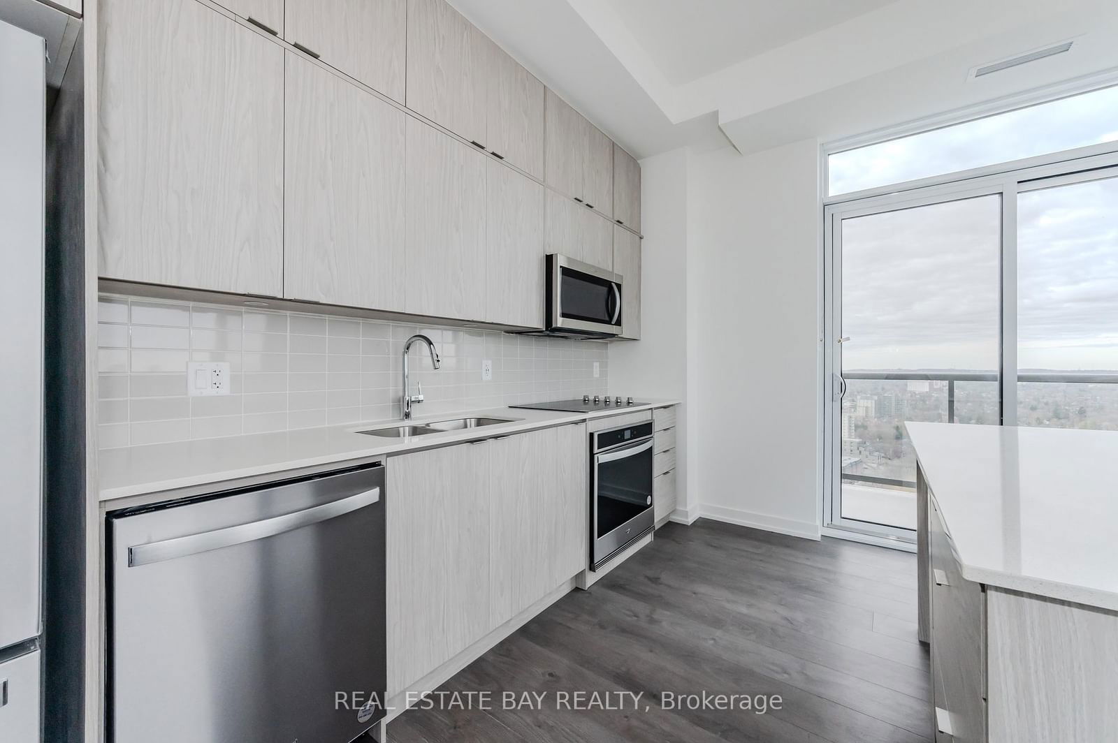 55 Duke St W, unit 2509 for sale