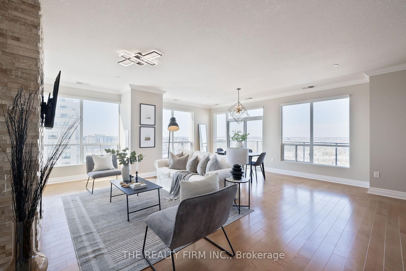 240 Villagewalk Blvd, unit 1011 for sale