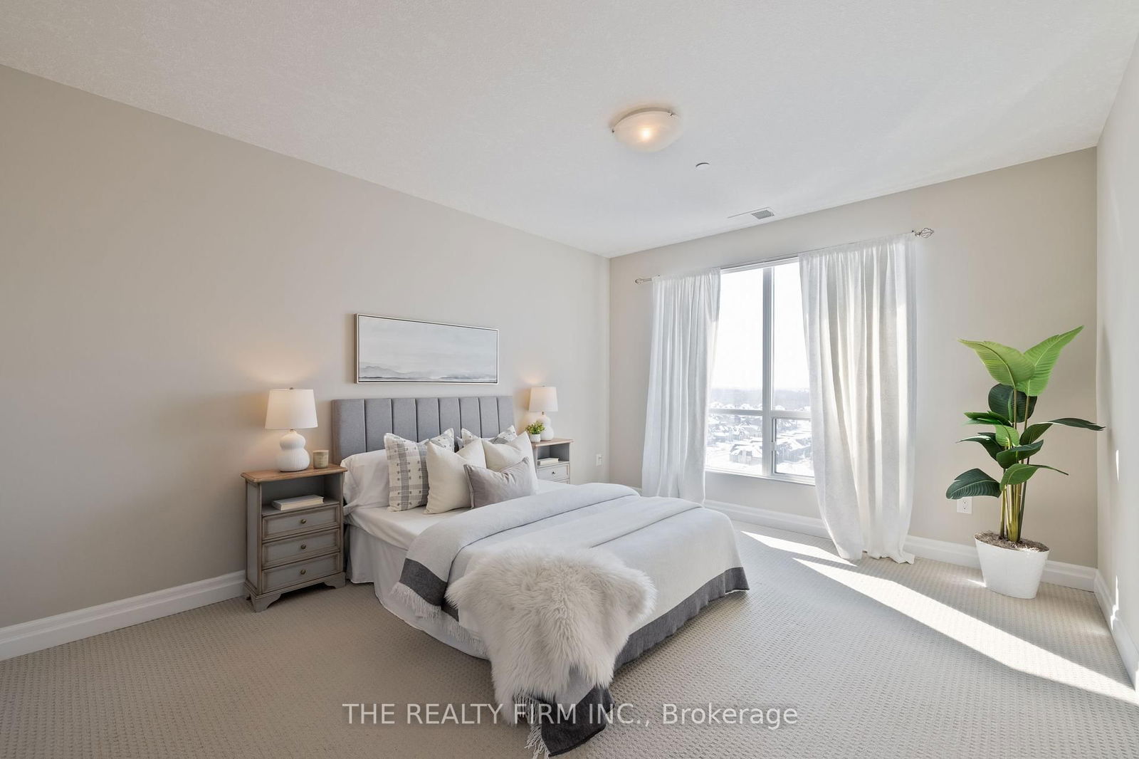 240 Villagewalk Blvd, unit 1011 for sale