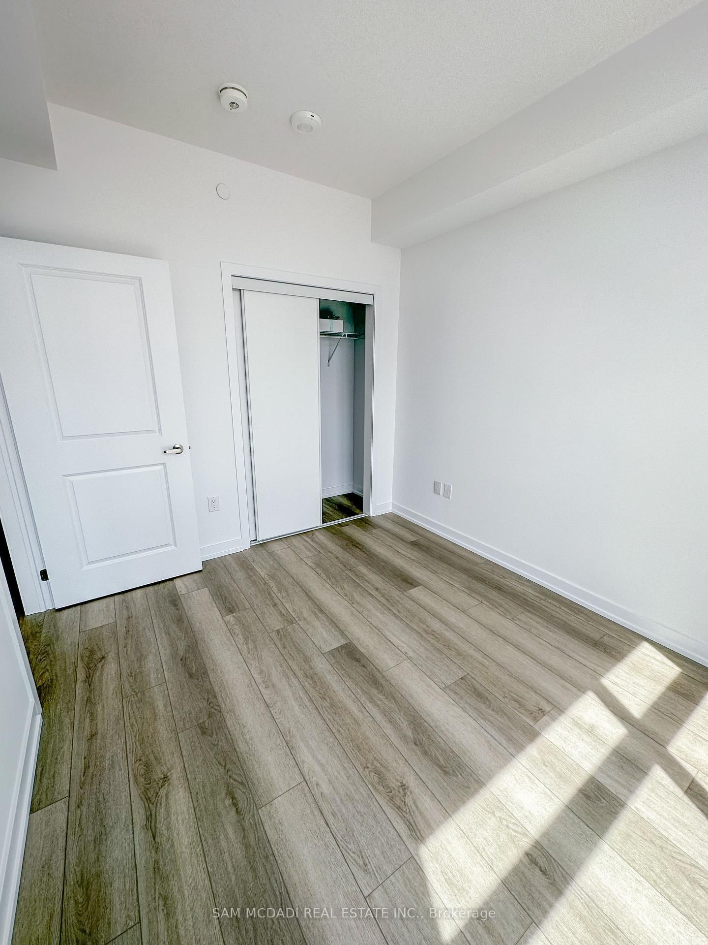 460 Dundas St E, unit 213 for rent