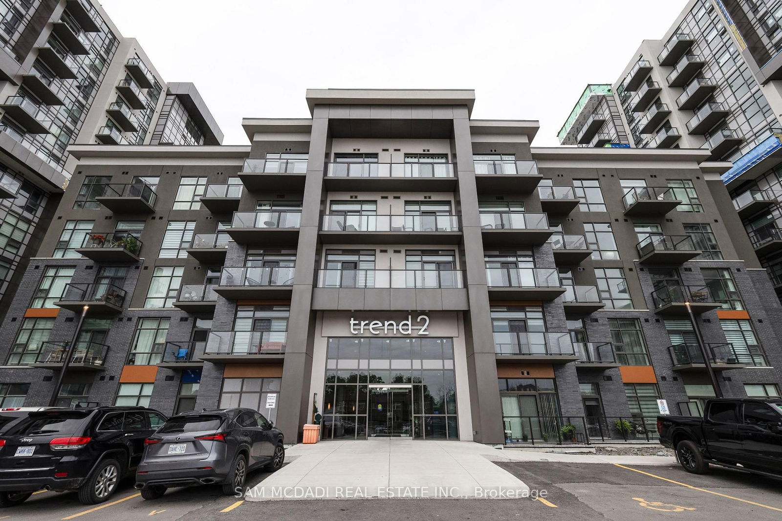 460 Dundas St E, unit 213 for rent