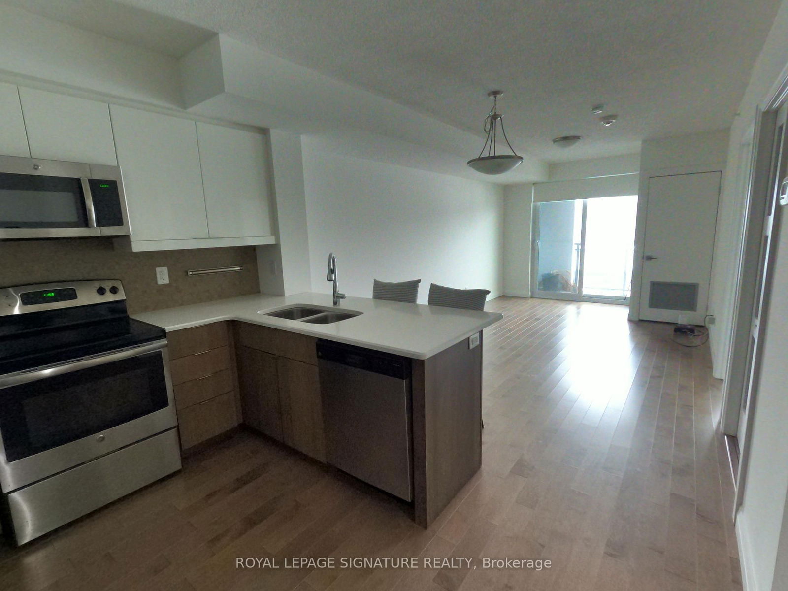 53 Arthur St, unit 607 for rent