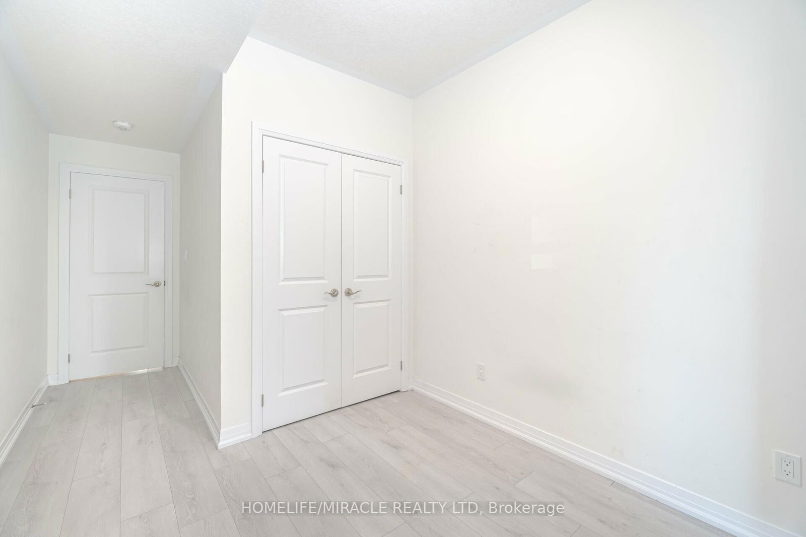 261 Woodbine Ave, unit 83 for sale