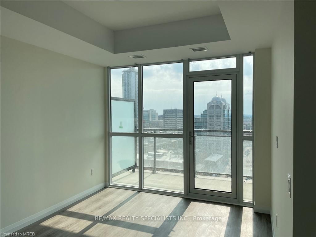 60 Charles St W, unit 1404 B for rent