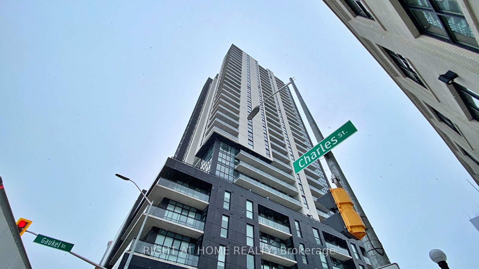 60 Charles St W, unit 2005 for rent