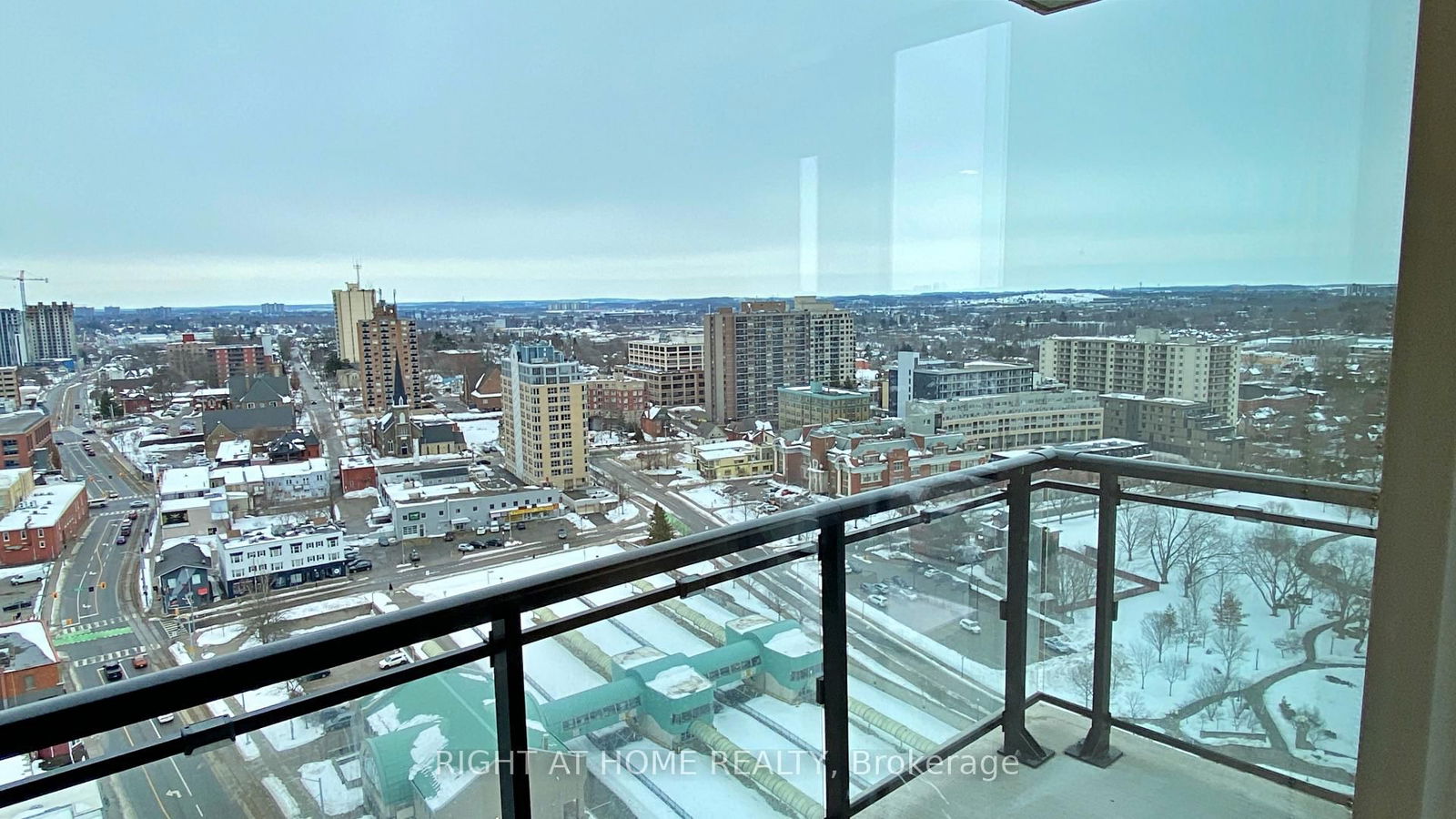 60 Charles St W, unit 2005 for rent