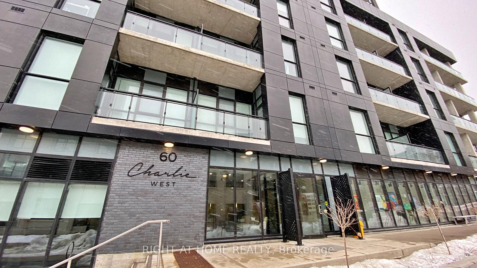 60 Charles St W, unit 2005 for rent