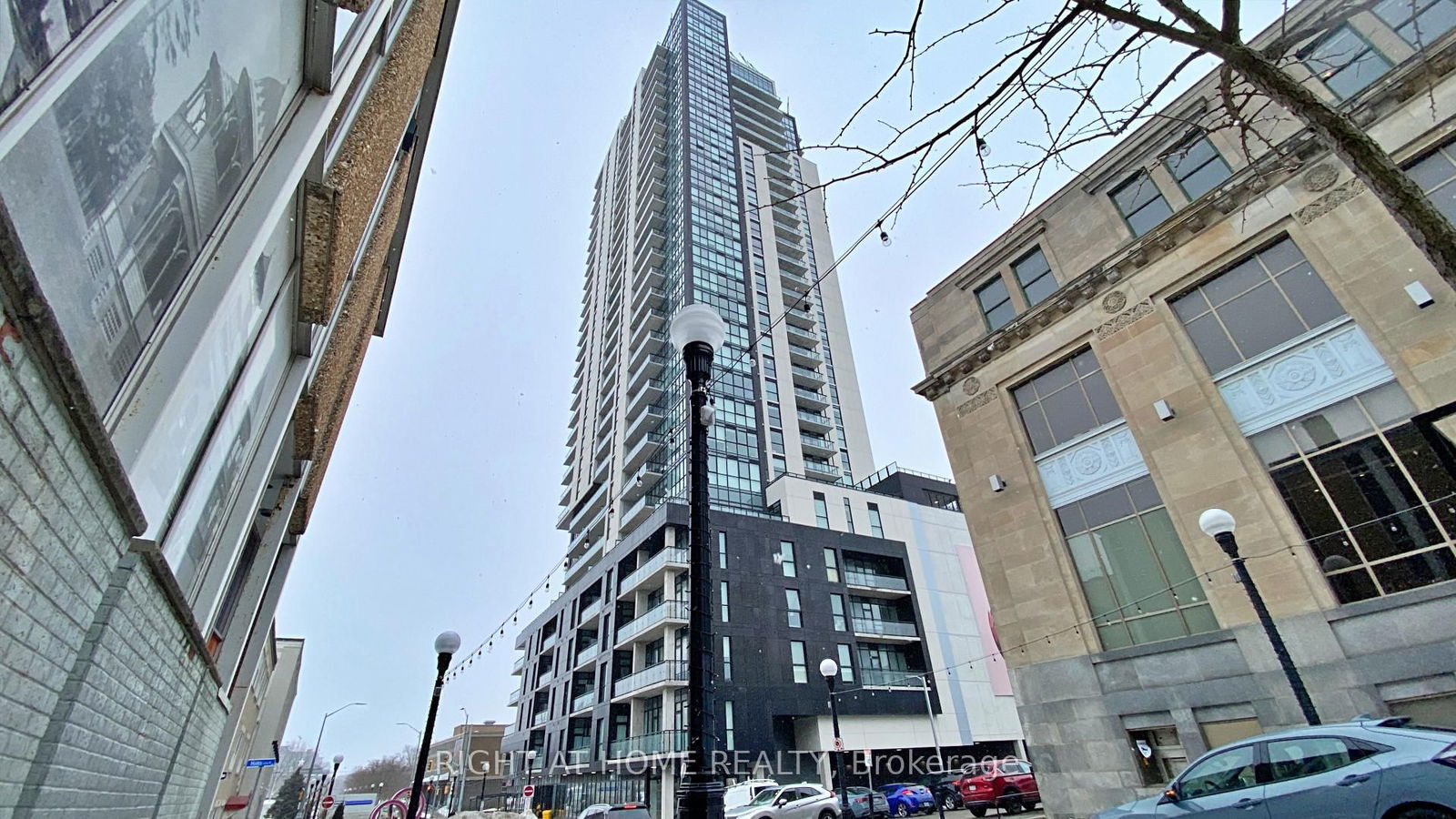 60 Charles St W, unit 2005 for rent