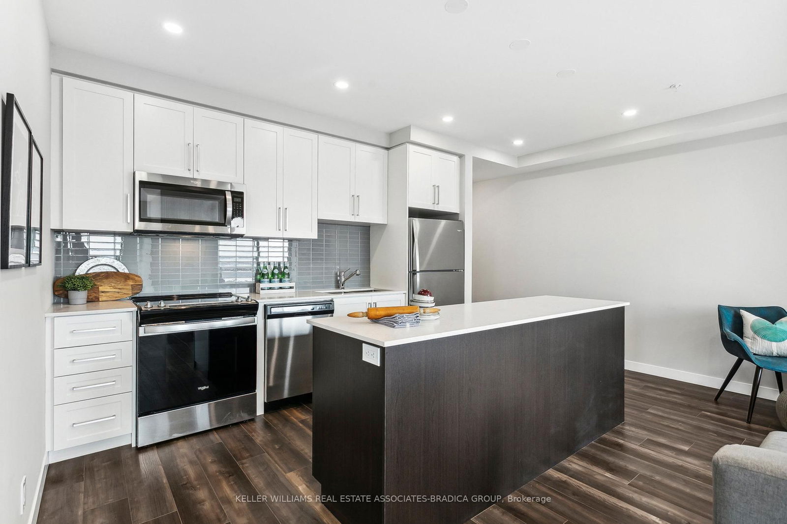 15 Queen St S, unit 2107 for rent