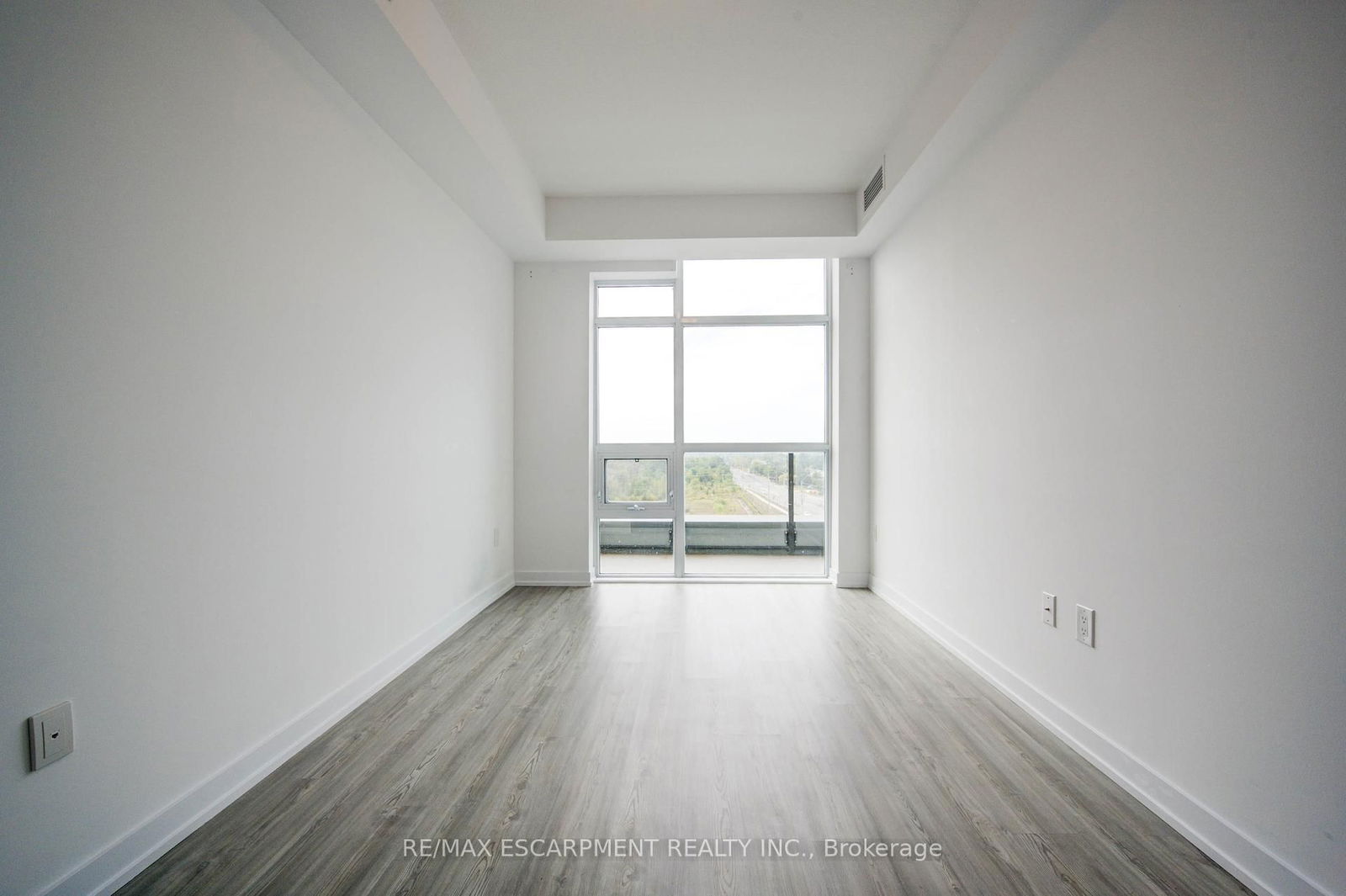 450 Dundas St E, unit 715 for rent