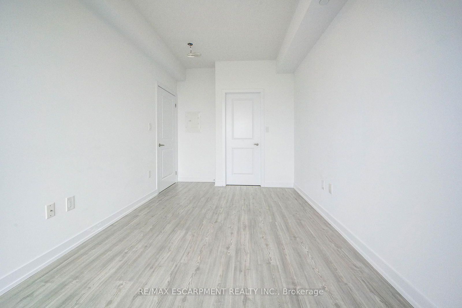 450 Dundas St E, unit 715 for rent