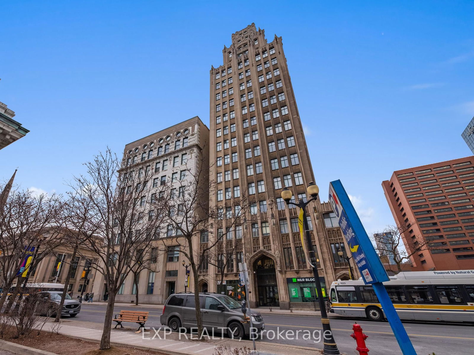 36 James St S, unit 805 for rent