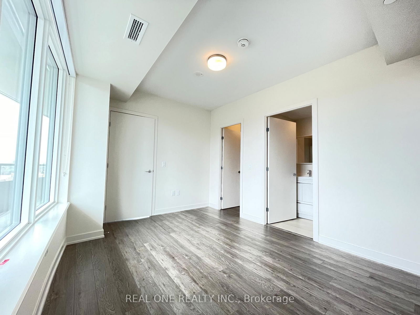 212 KING WILLIAM St E, unit 917 for sale