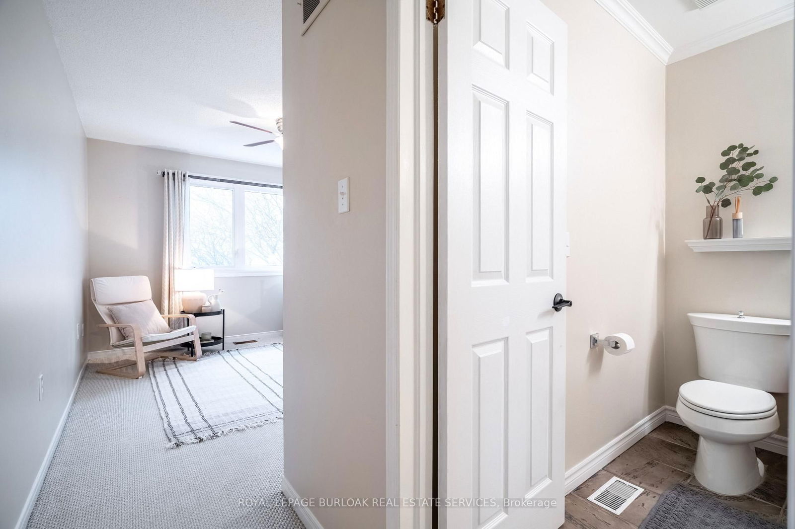 2774 King St E, unit 3 for sale