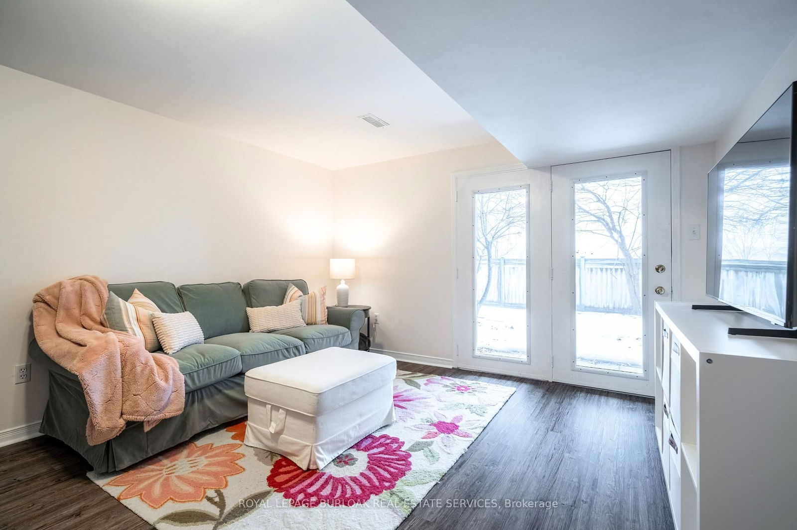 2774 King St E, unit 3 for sale