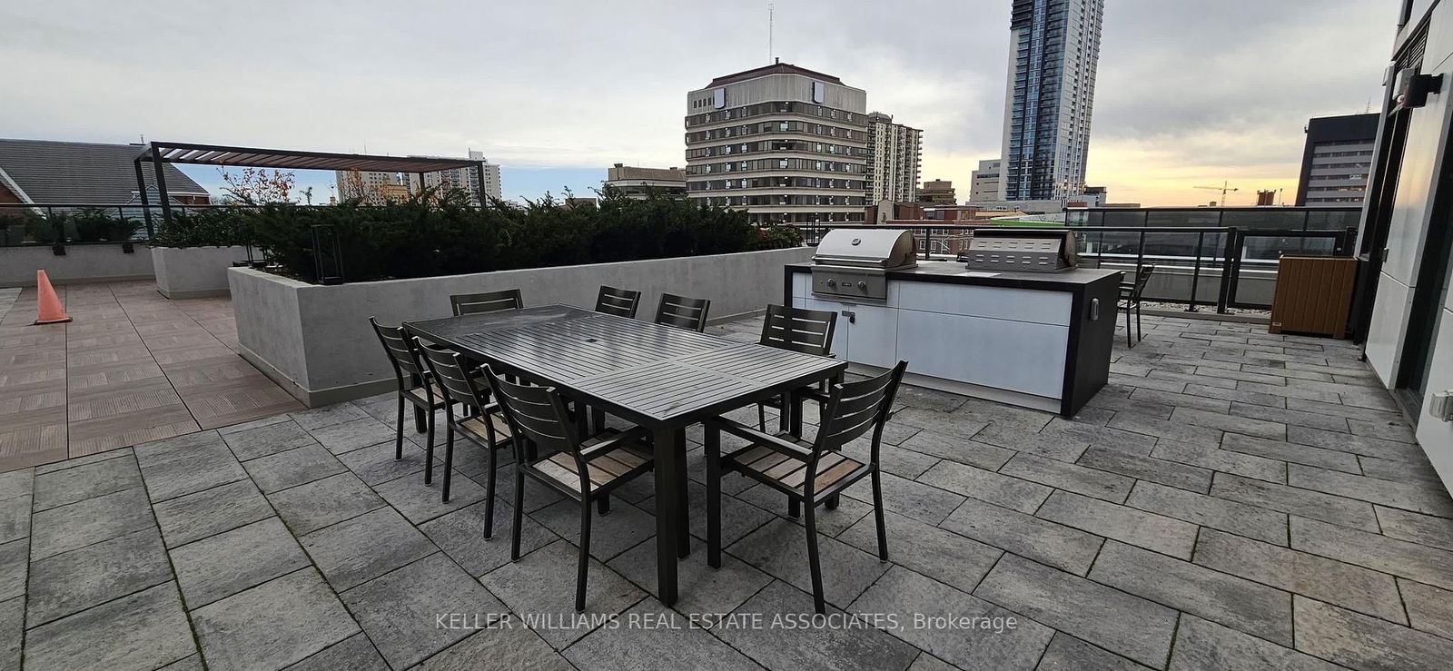 55 Duke St W, unit 409 for sale