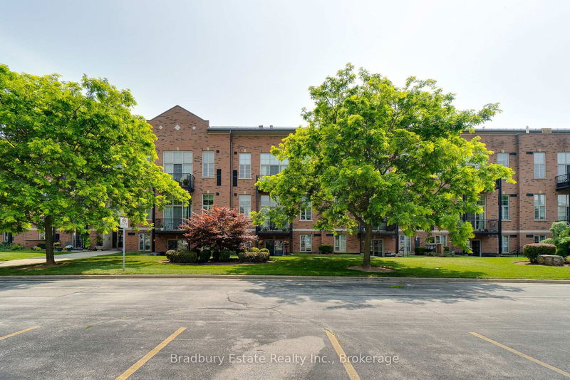 262 Dundas St E, unit 317 for sale