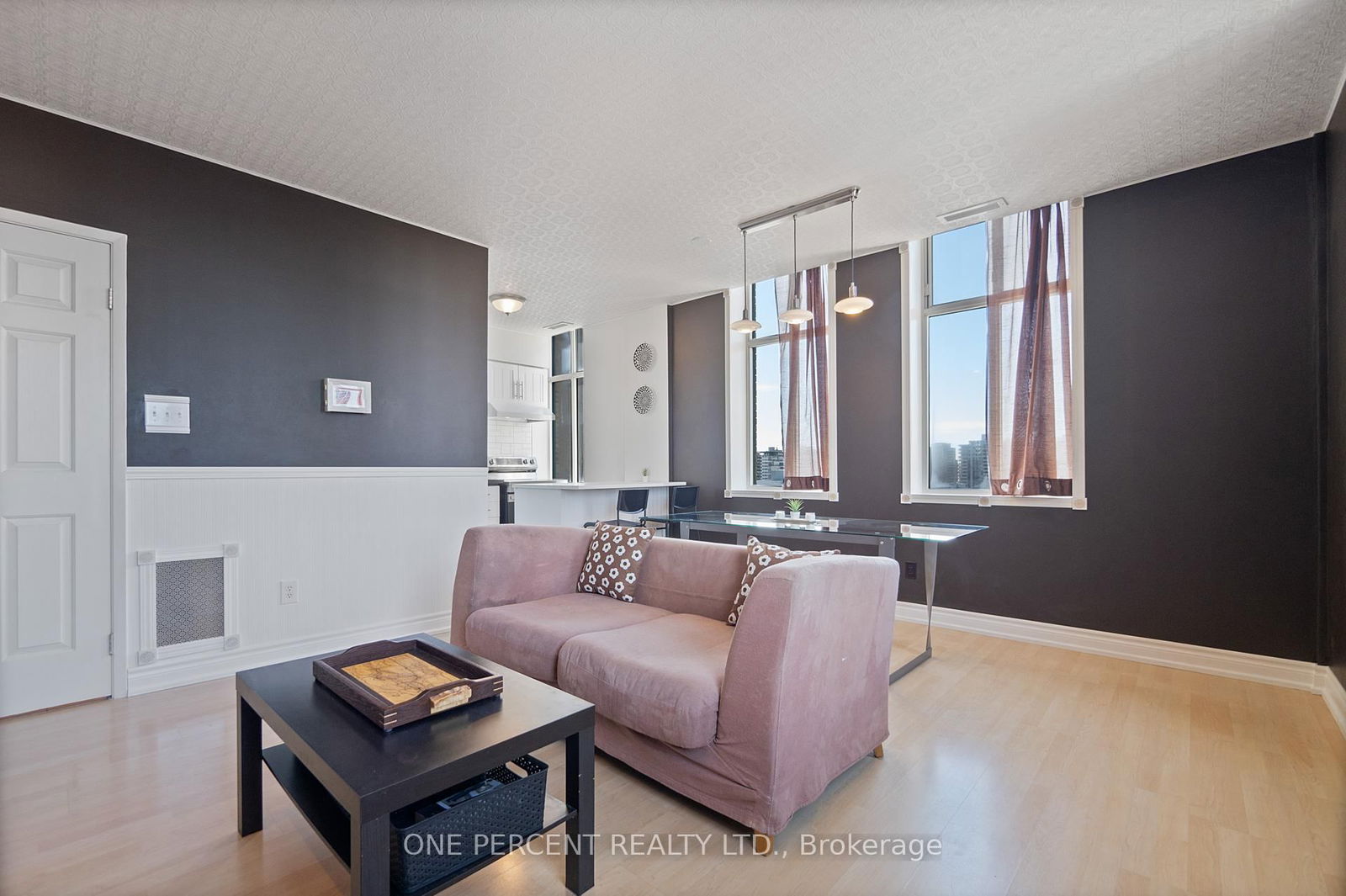 36 James St S, unit 1506 for sale