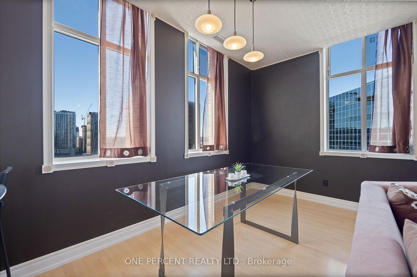 36 James St S, unit 1506 for sale