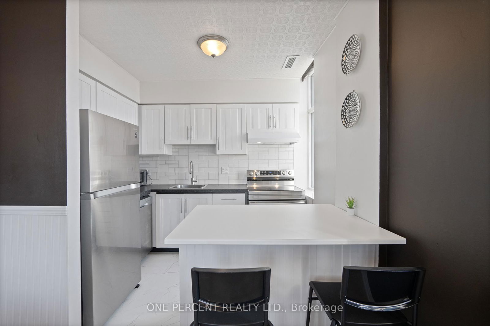 36 James St S, unit 1506 for sale