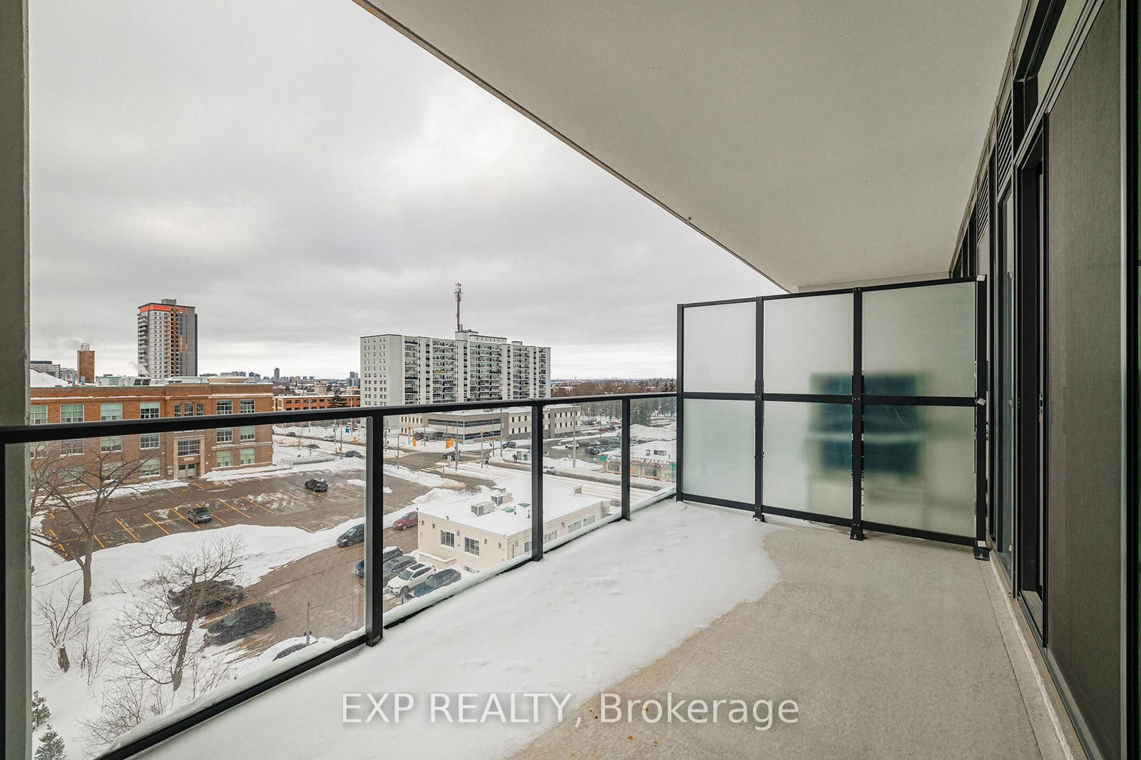 741 King St W, unit 613 for sale