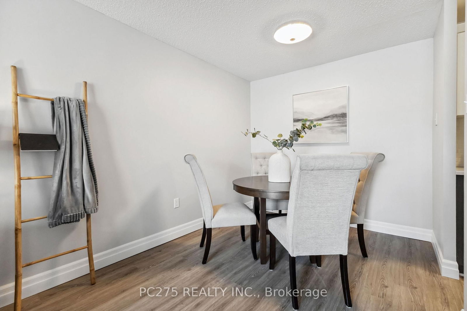 1580 Ernest Ave, unit 105 for sale