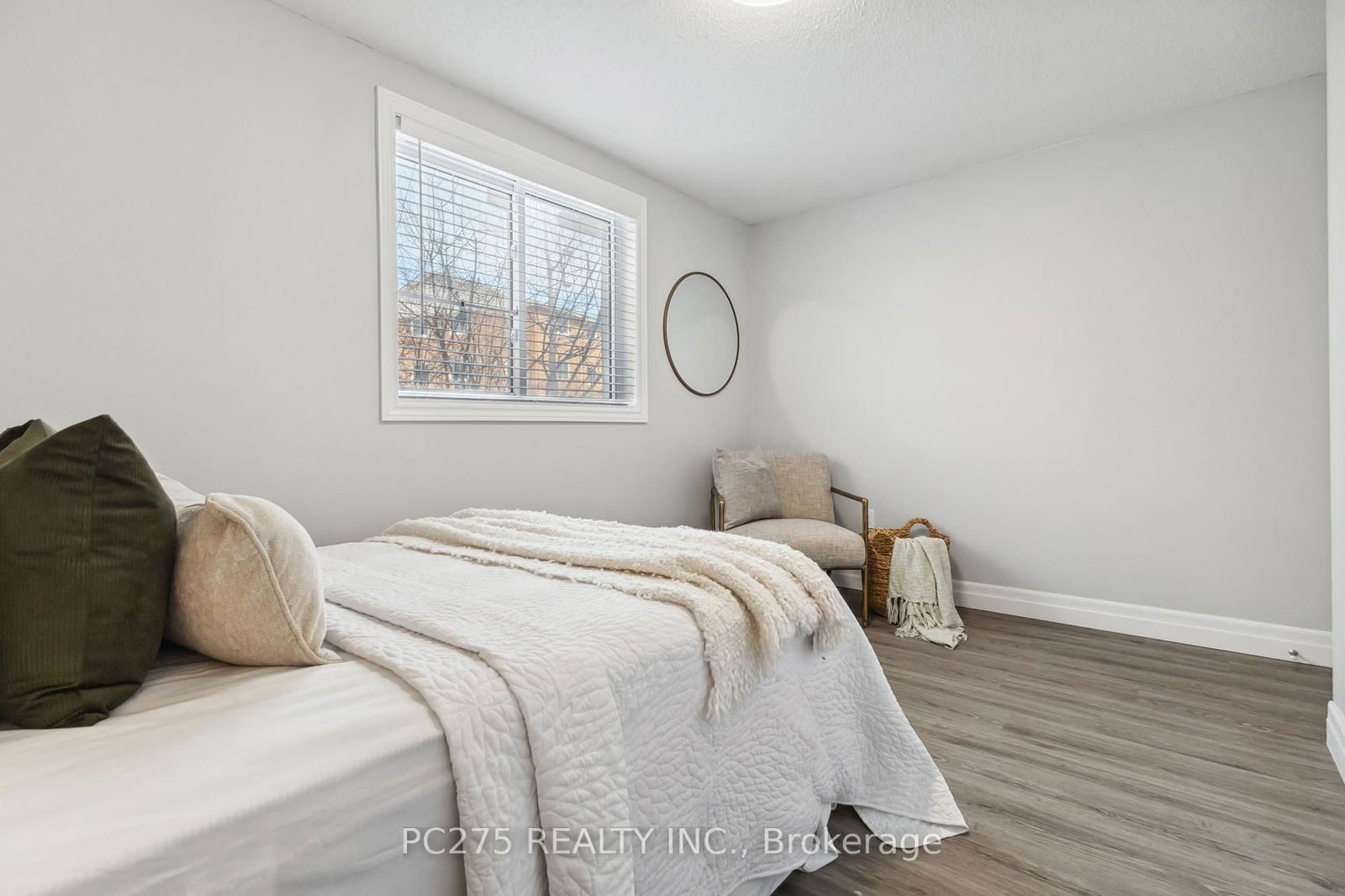 1580 Ernest Ave, unit 105 for sale