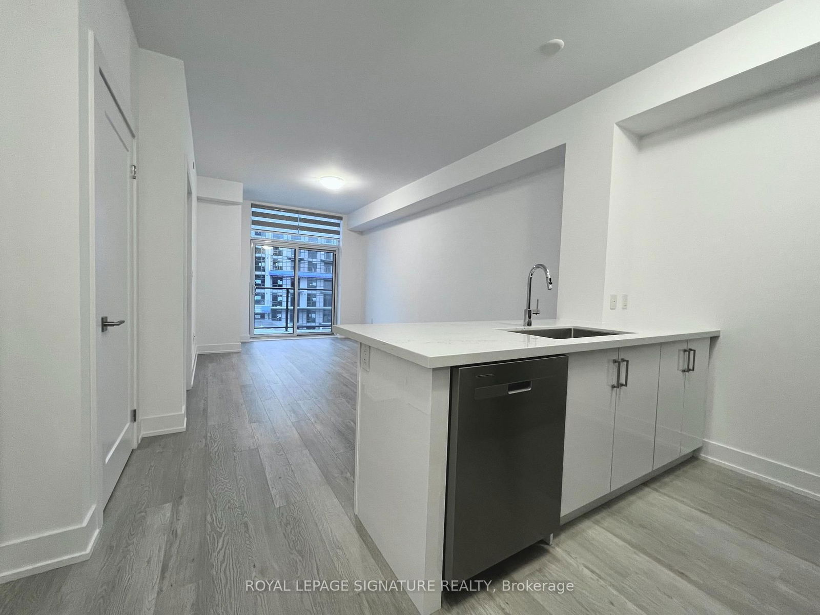 460 Dundas St E, unit 806 for rent