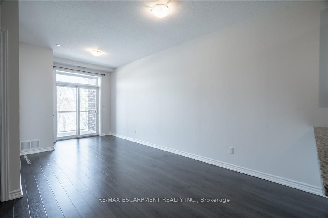 95 Wilson St W, unit 204 for sale