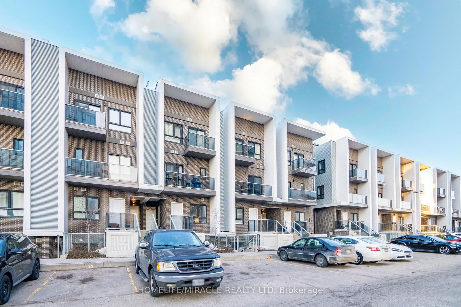 1430 Highland Rd W, unit 5B for sale