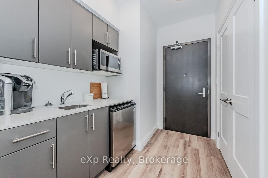 399 Queen St S, unit 107 for rent