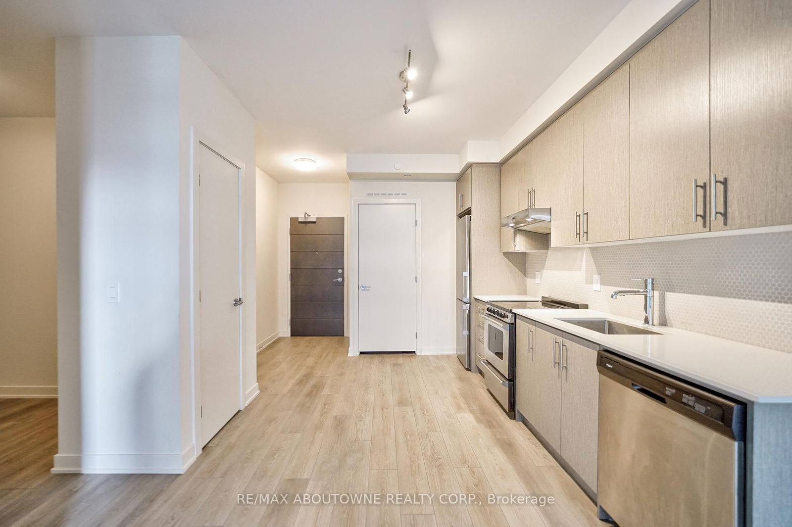 212 King William St, unit 1207 for sale