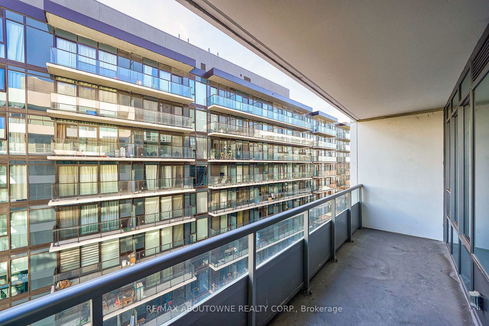 212 King William St, unit 1207 for sale