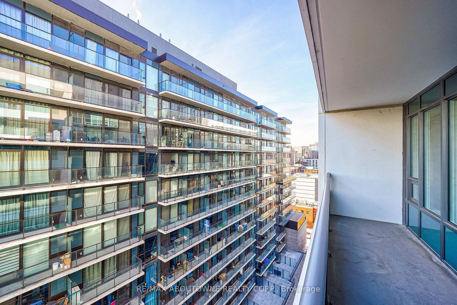 212 King William St, unit 1207 for sale