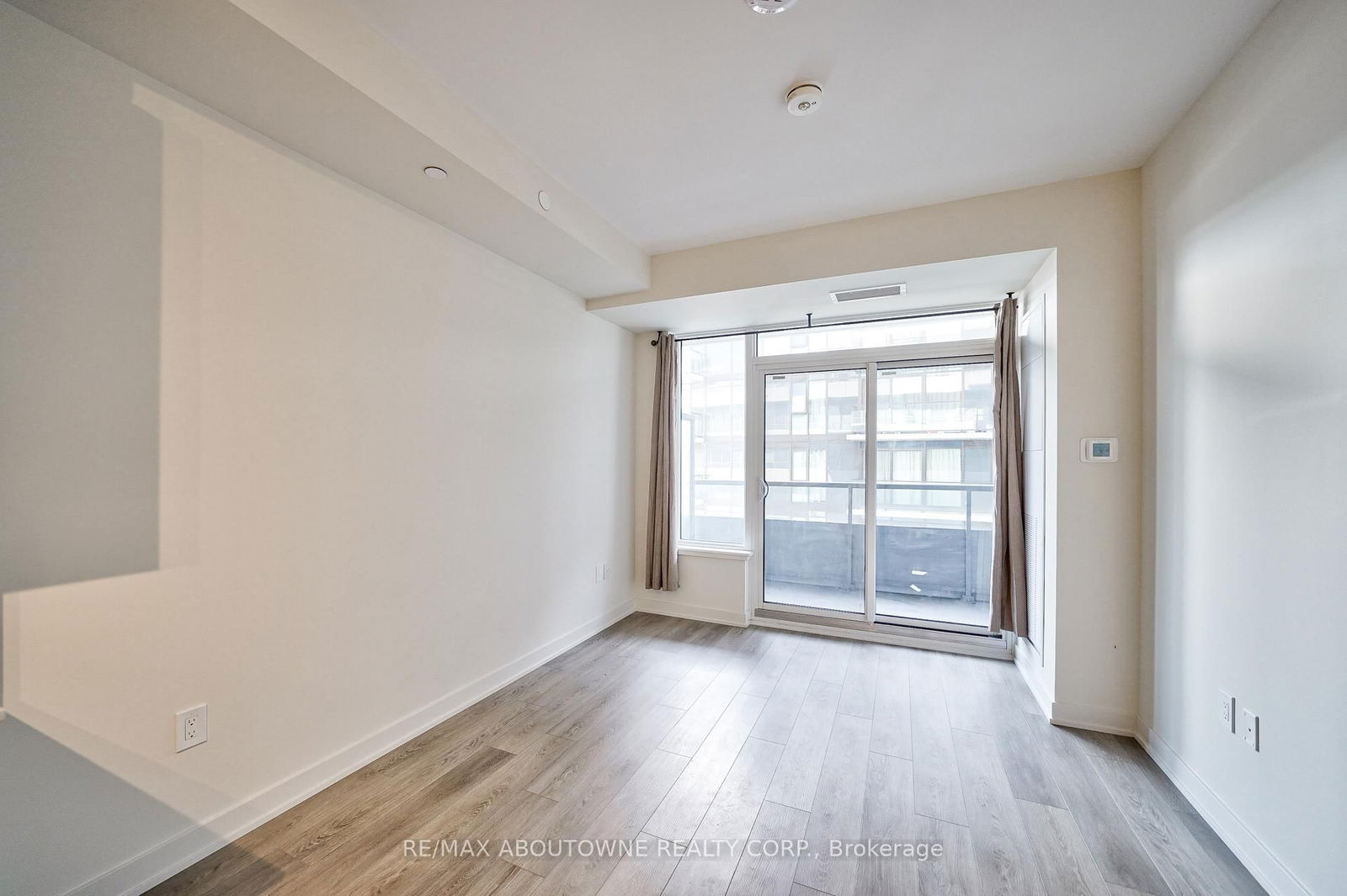 212 King William St, unit 1207 for rent