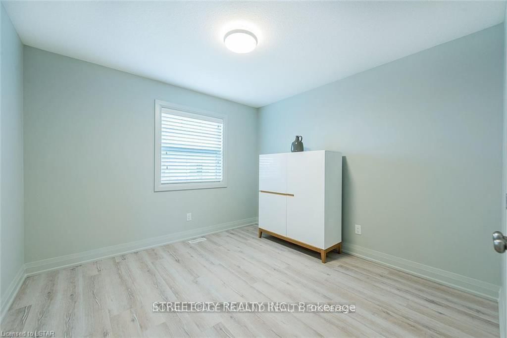 3025 Singleton Ave W, unit 100 for rent