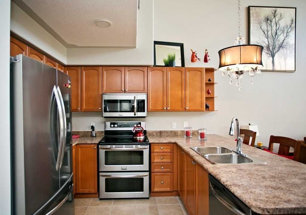 909 Wentworth St, unit 3 for sale - image #5