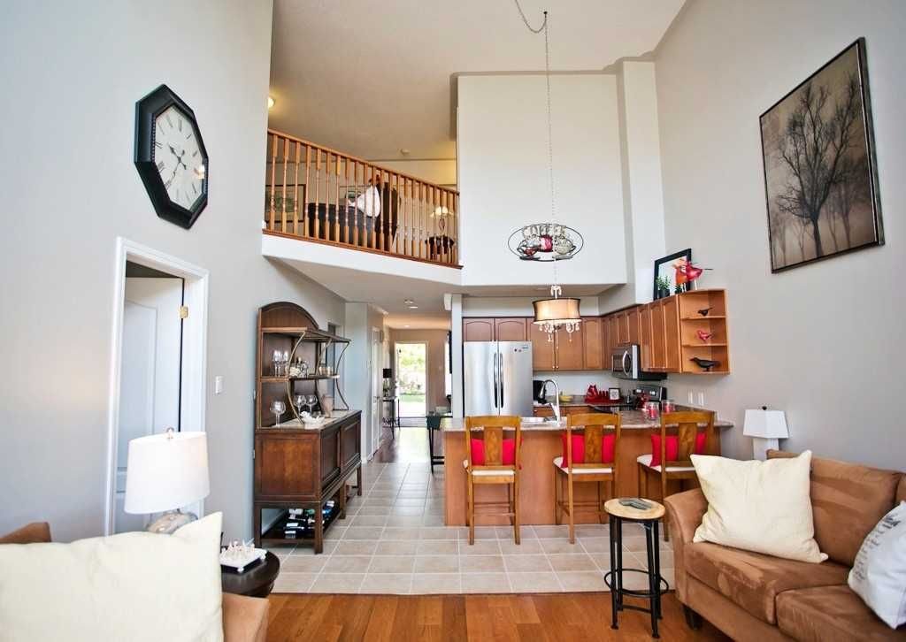 909 Wentworth St, unit 3 for sale - image #6