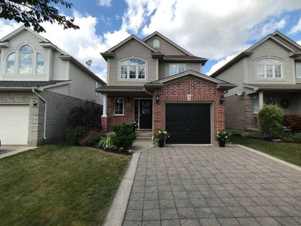 540 Cudmore Cres for sale 