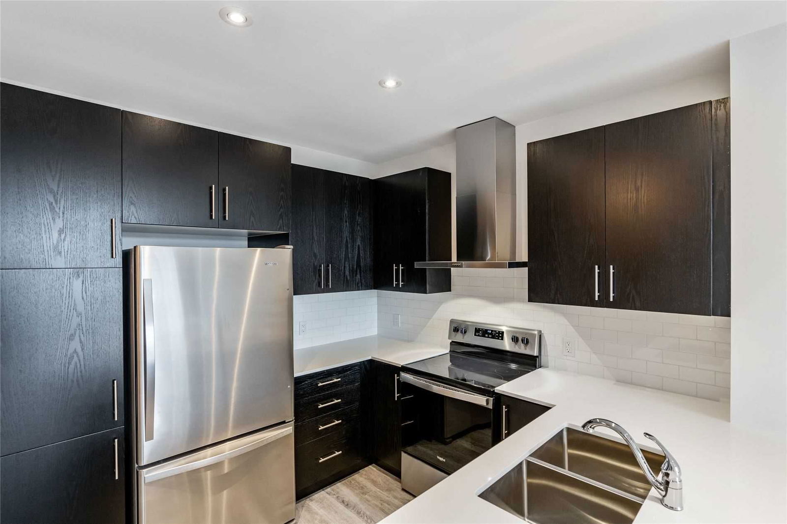 1 Redfern Ave, unit 425 for rent - image #10