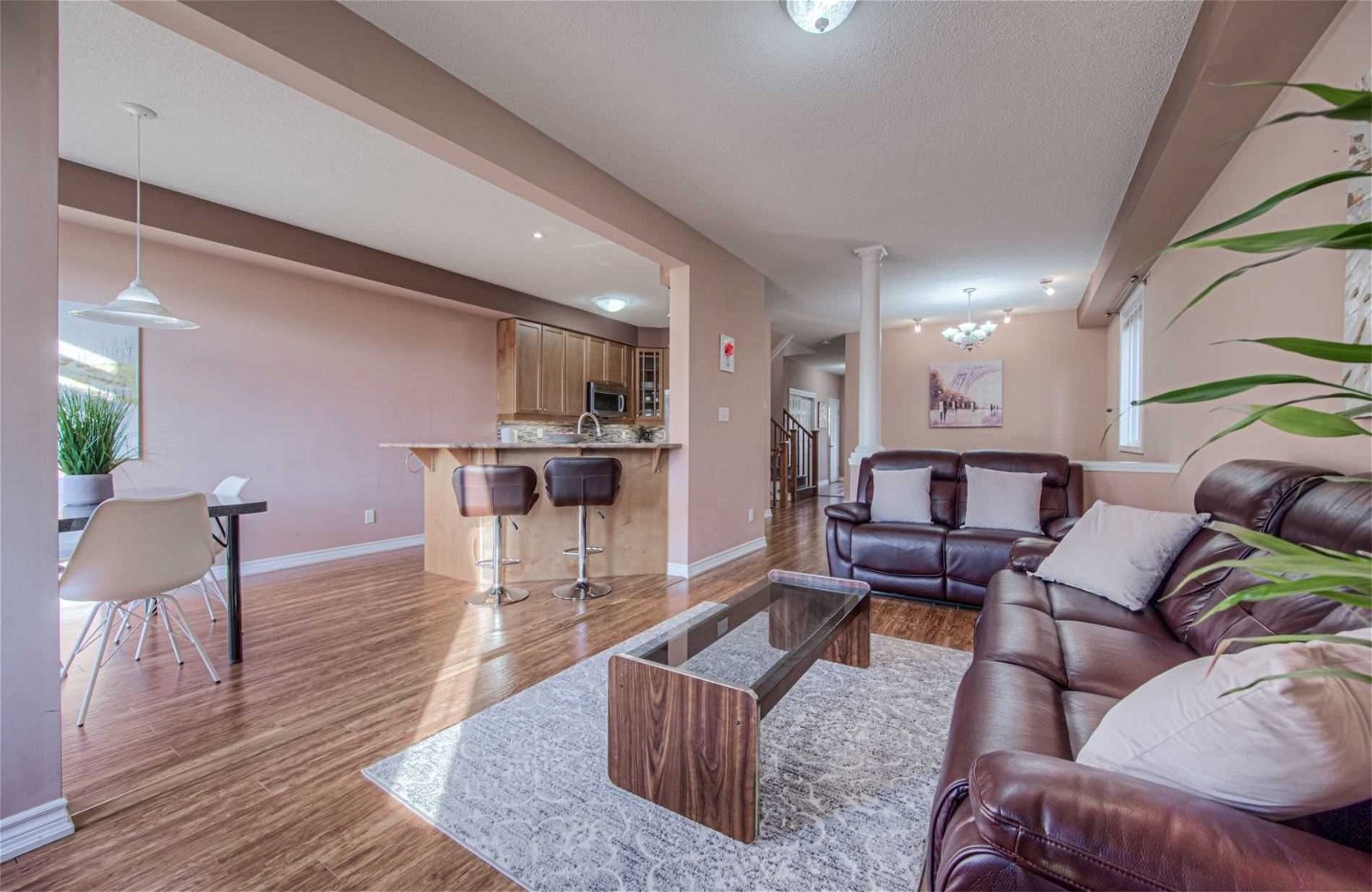 260 Beaumont Cres for sale  - image #3