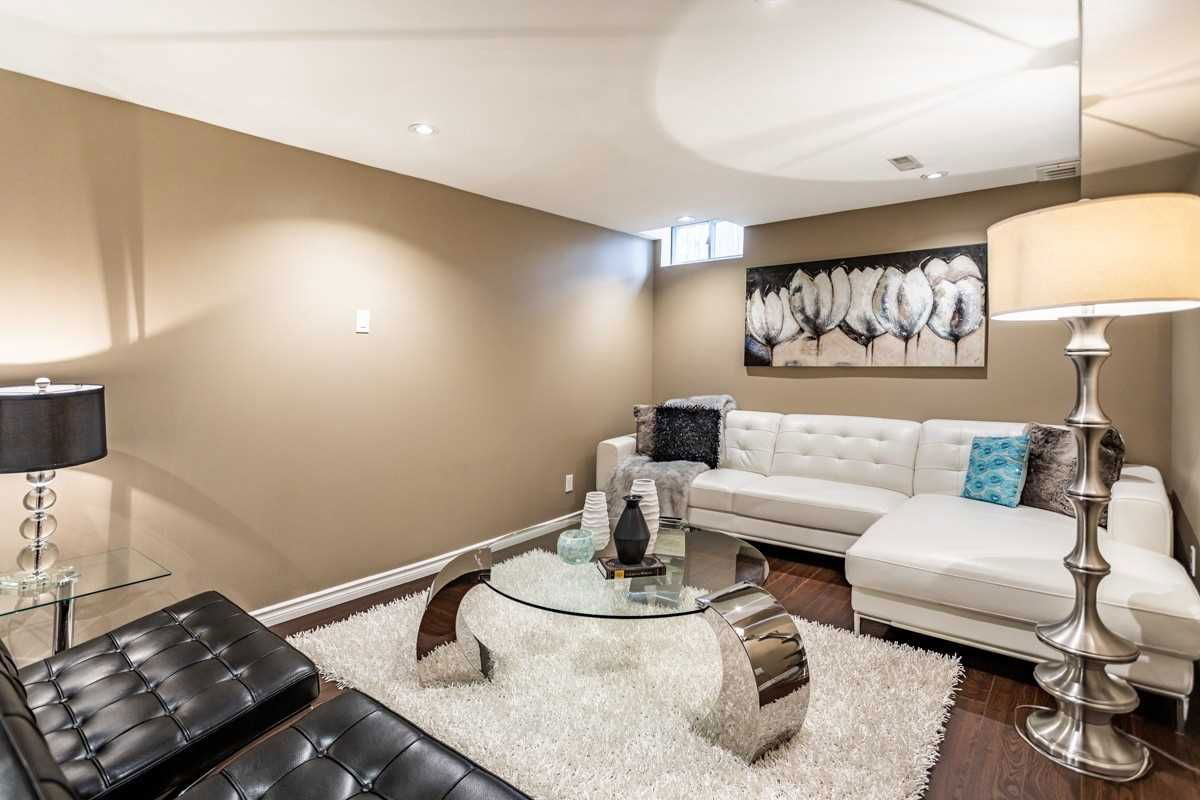 2 Royalwood Crt, unit 31 for sale - image #24